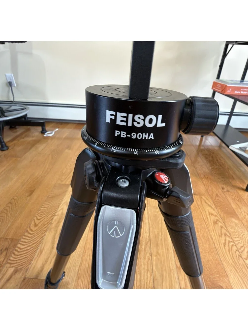 Manfrotto 055 Carbon Fiber Tripod w/ FEISOL PB-90HA Panoramic Head ( PB-90HA)
